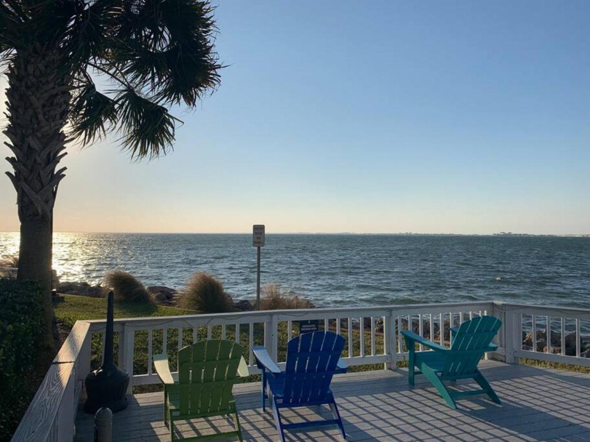 Wake Up To Ocean Views From Your Private Balcony Casa de Férias Tampa